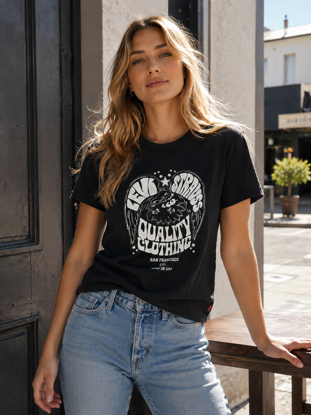 Levis Tee